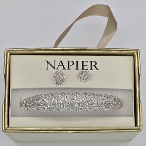 Napier Silver and Crystal Jewelry Set Bracelet And Earrings New In Gift B9x